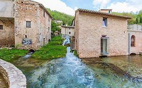Casa Vacanze Fonte Del Menotre