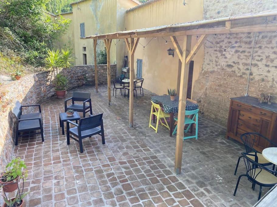 Casa Vacanze Fonte Del Menotre Foligno Esterno foto