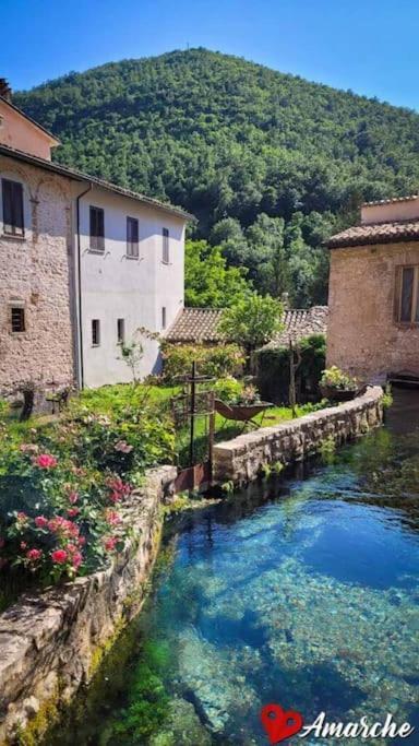 Casa Vacanze Fonte Del Menotre Foligno Esterno foto